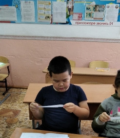 Постер к социальной практике: Что же лучше?