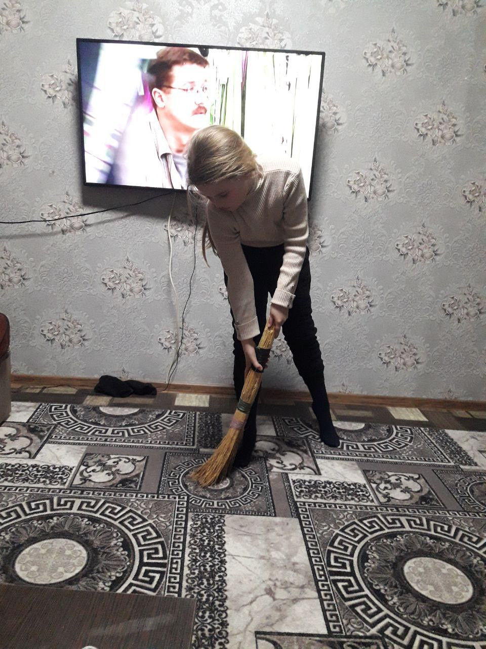 Постер к социальной практике: Помогай всегда!