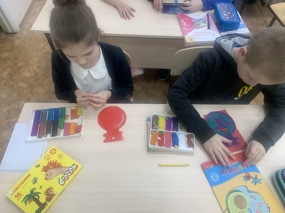 Постер к социальной практике: "Честь нельзя отнять, ее можно потерять"