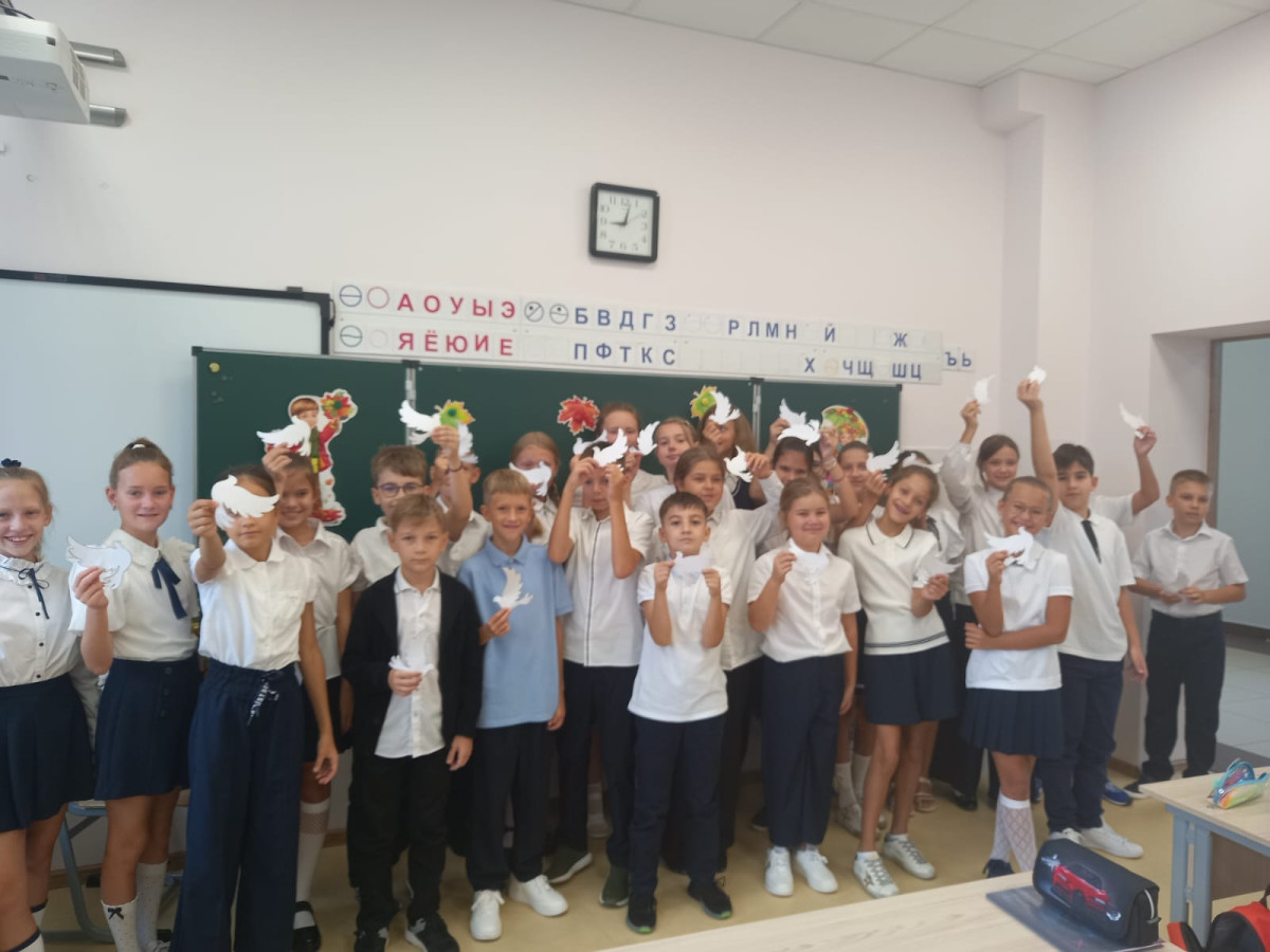 Постер к социальной практике: Если можешь помочь, помоги!