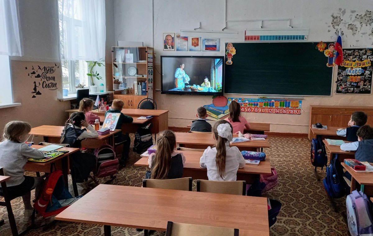 Постер к социальной практике: Открытки для пап и дедушек к 23 февраля