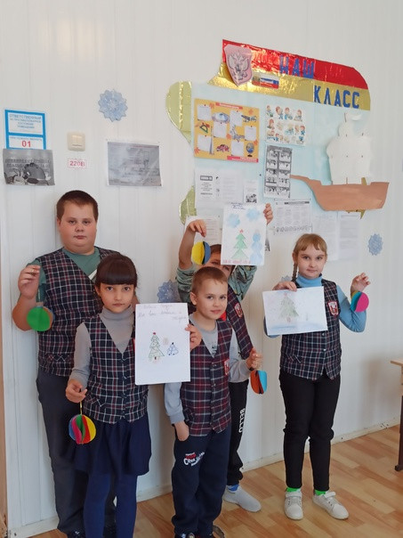 Постер к социальной практике: Скоро новый год!