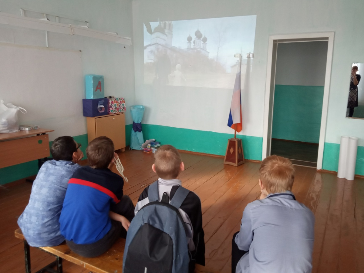 Постер к социальной практике: Кто не любит природы, тот не любит человека, тот не гражданин.                                     (Достоевский Ф. М.)