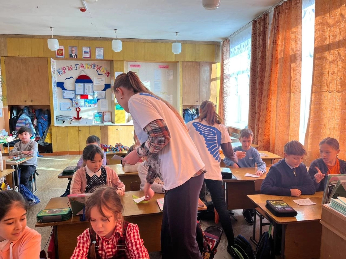 Постер к социальной практике: "День героев России" МБОУ Жемчужненская СШ№1, "Лошадка для героя", Отчет
