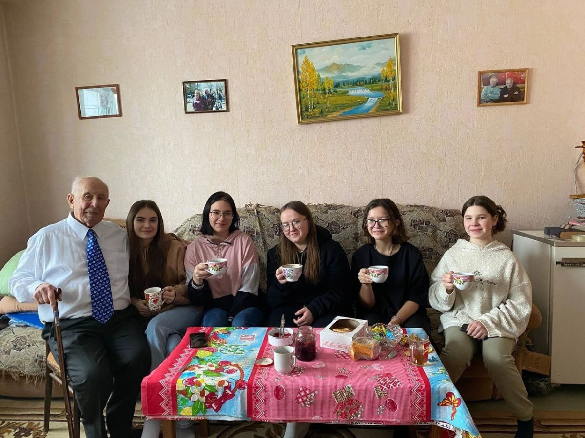 Постер к социальной практике: "Чувство долга" Муниципальное бюджетное общеобразовательное учреждение Жемчужненская Средняя школа №1. Название фильма киноурока: Лошадка для героя", Качество : чувство долга, ФИО- Громова Полина Александровна., Отчетт