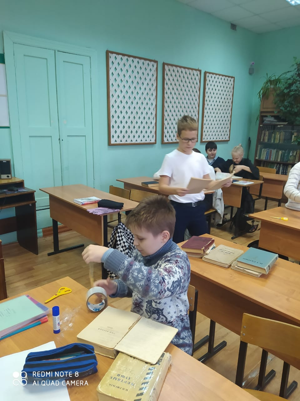 Постер к социальной практике: Созидательный труд. Ремонт учебников.