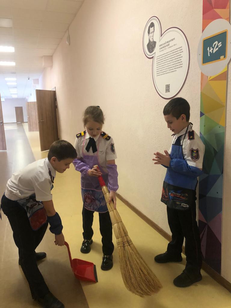 Постер к социальной практике: Трудовой десант в школе