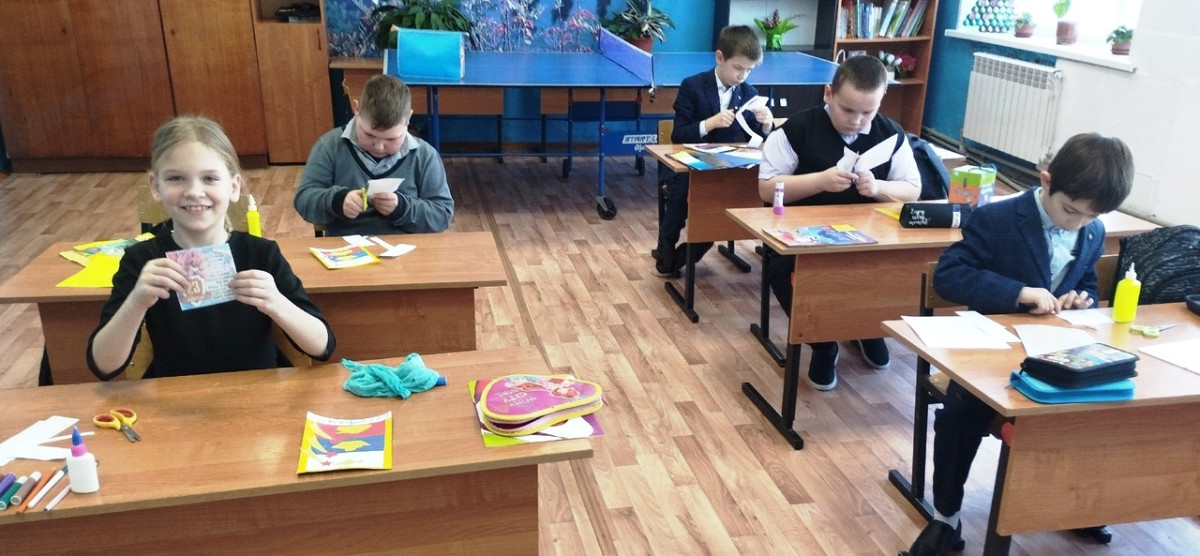 Постер к социальной практике: Честь тверда, в слове стойка.