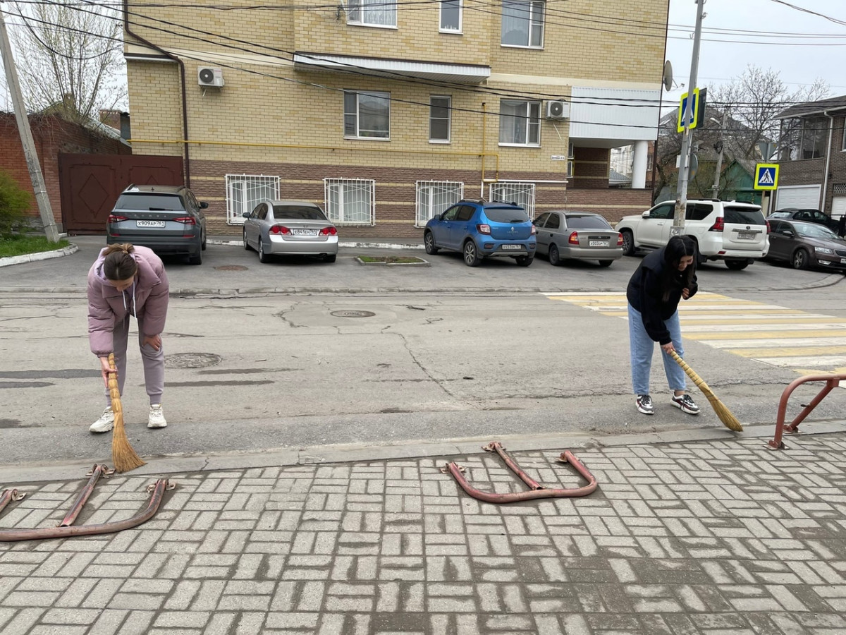 Постер к социальной практике: МБОУ "Лицей № 57"/ Экологическая акция "Субботник"