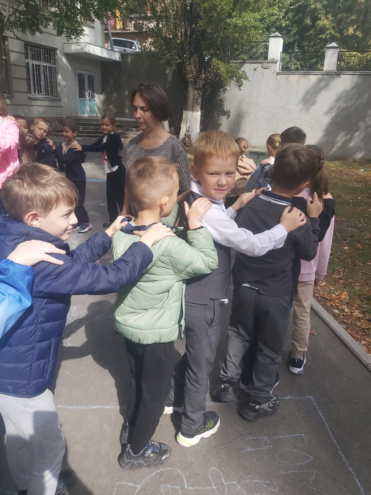 Постер к социальной практике: Помощь вместо осуждения