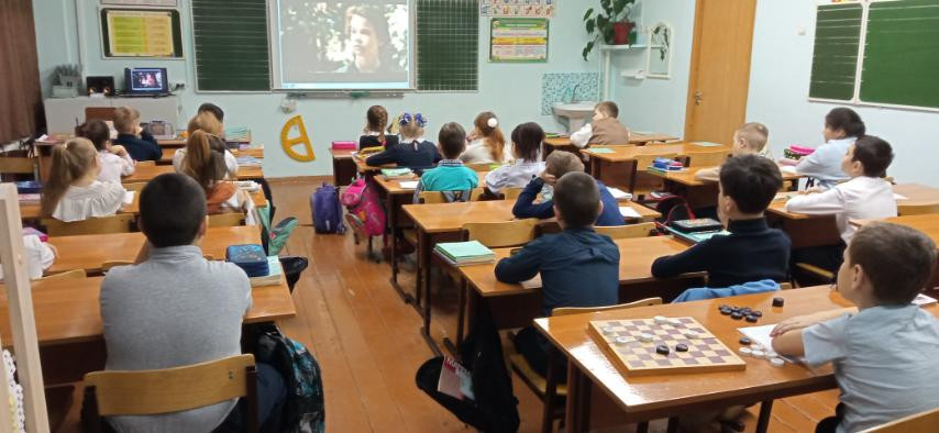 Постер к социальной практике: Помни,что твоя помощь нужна ближнему.