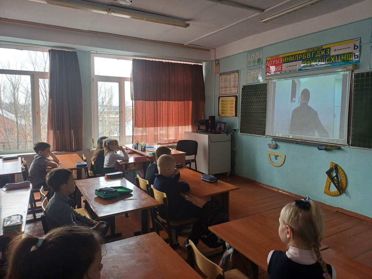 Постер к социальной практике: Внимательность, наблюдательность.