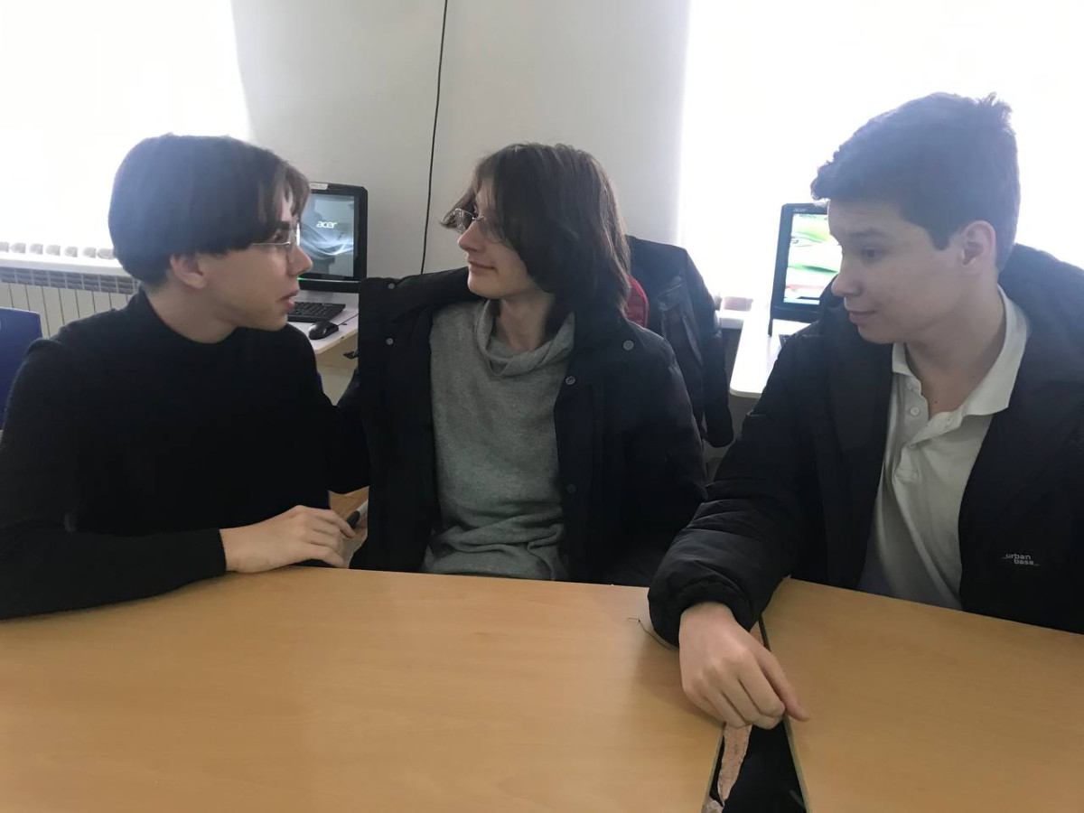 Постер к социальной практике: "Профессионализм дарит счастье"