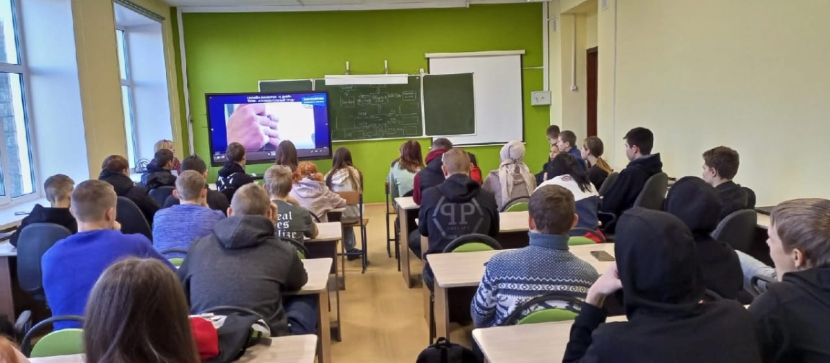 Постер к социальной практике: На день надо смотреть как на маленькую жизнь