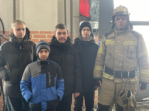 Постер к социальной практике: Воспитываем героизм, патриотизм, любовь к Родине,честь