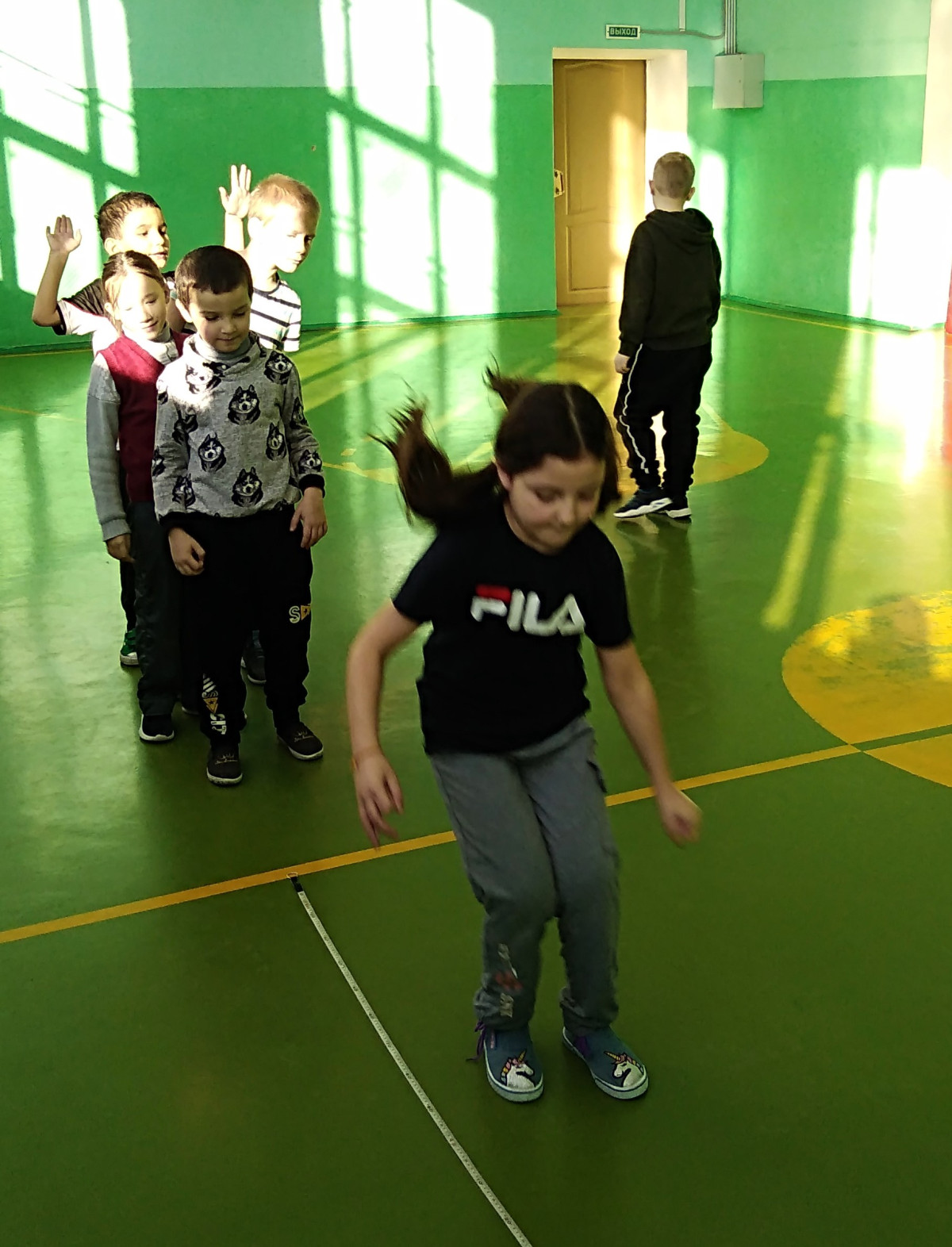 Постер к социальной практике: Спортивный марафон"Один за всех и все за одного"