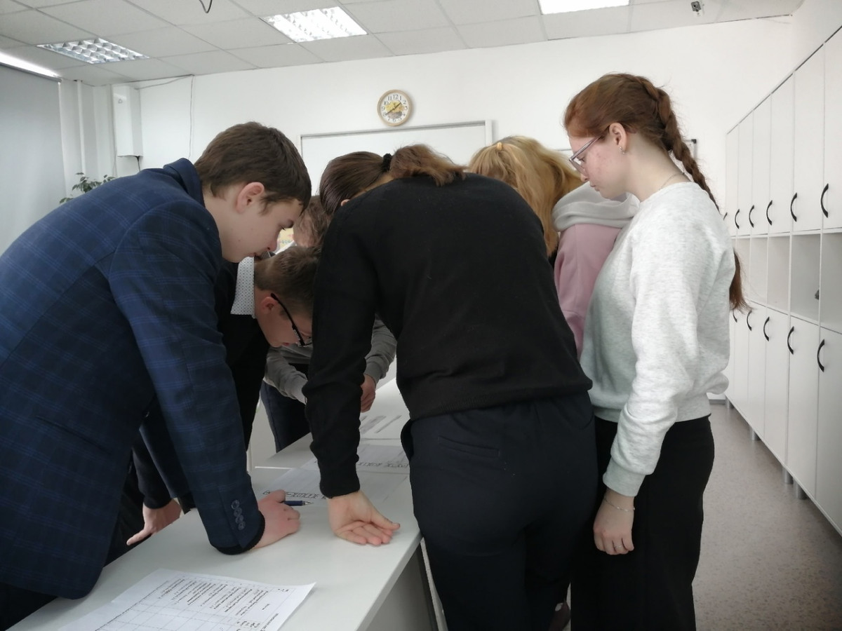 Постер к социальной практике: Героями не рождаются, героями становятся