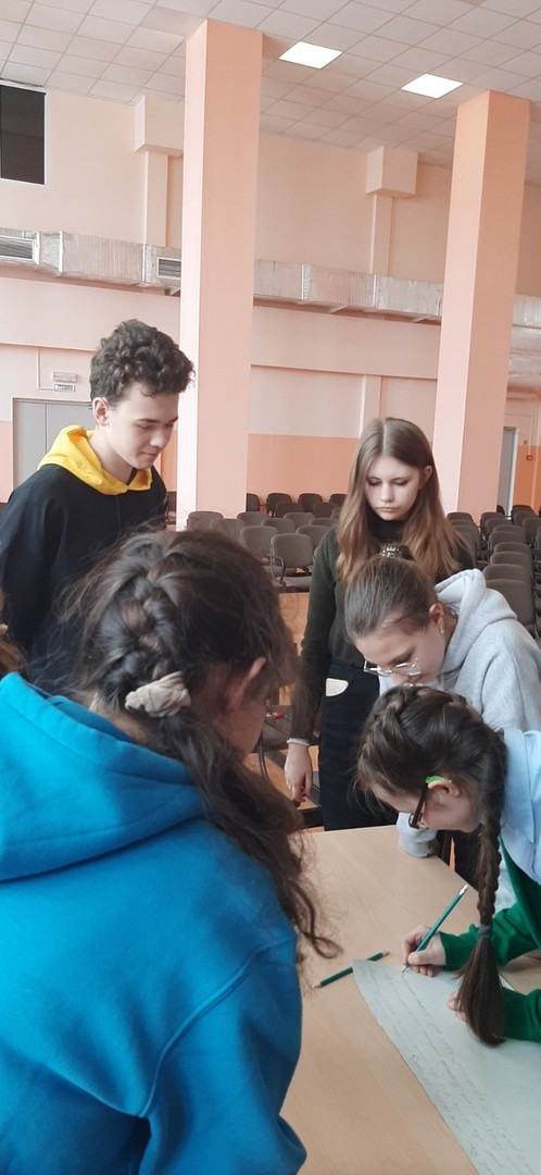 Постер к социальной практике: Важно помогать близким!