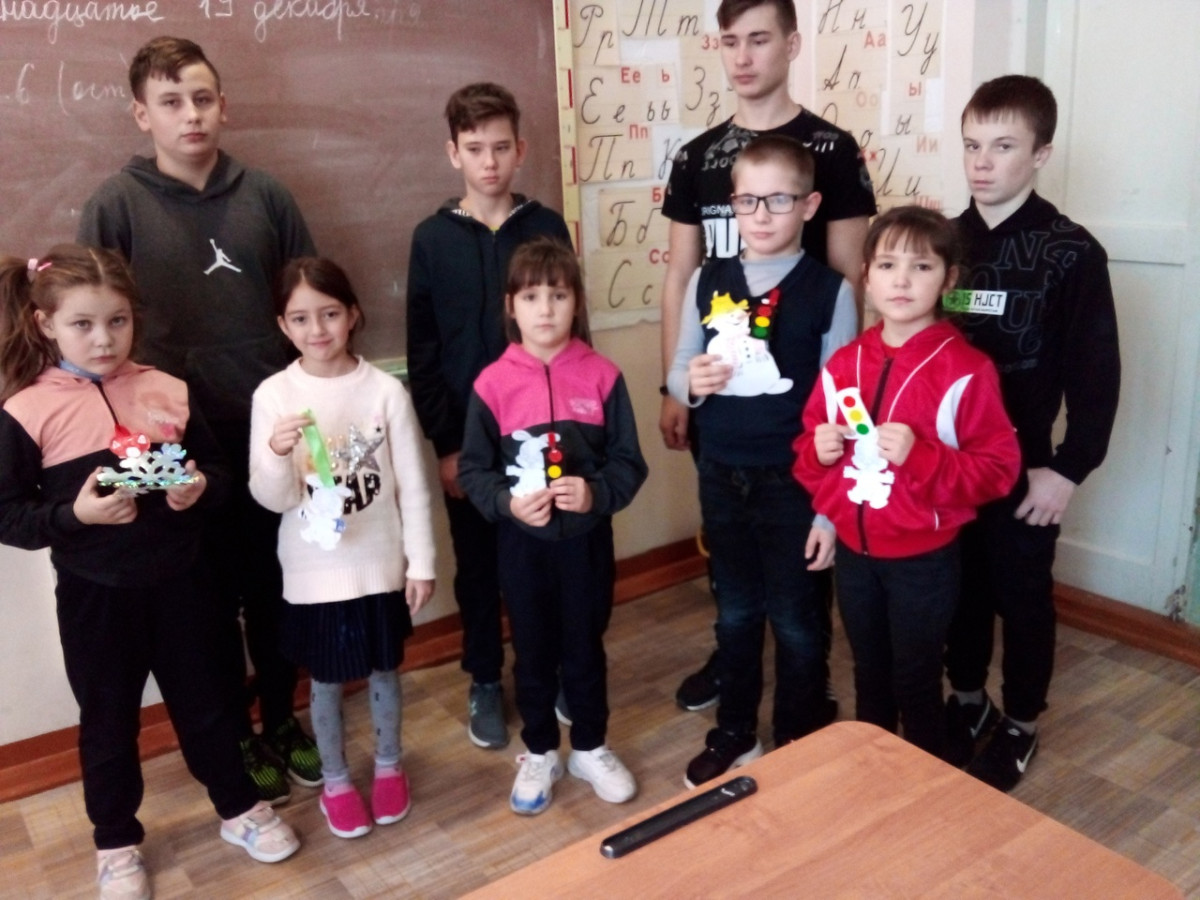 Постер к социальной практике: ГБОУ ООШ с. Старая Ивановка "Школьные ботаны", качество - целеустремленность.