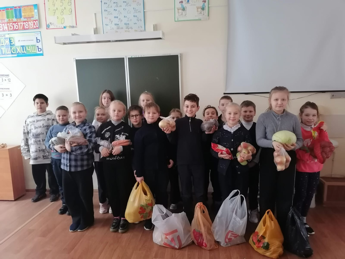 Постер к социальной практике: «За руку с Богом»
