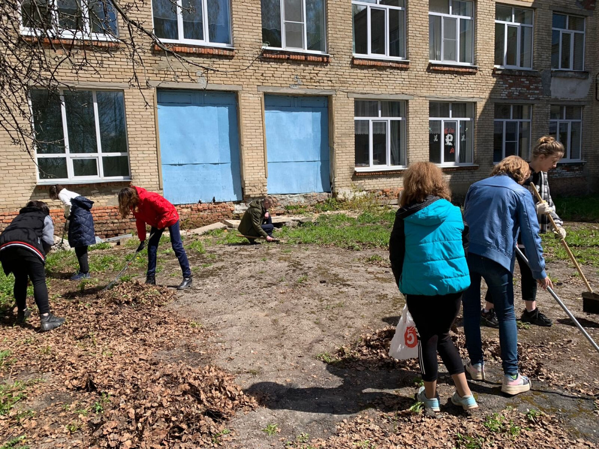 Постер к социальной практике: «Школе-чистую территорию»