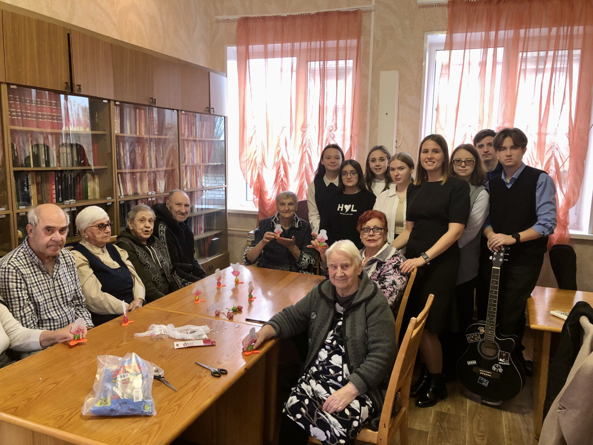 Постер к социальной практике: Помощь «Дому-интернату»