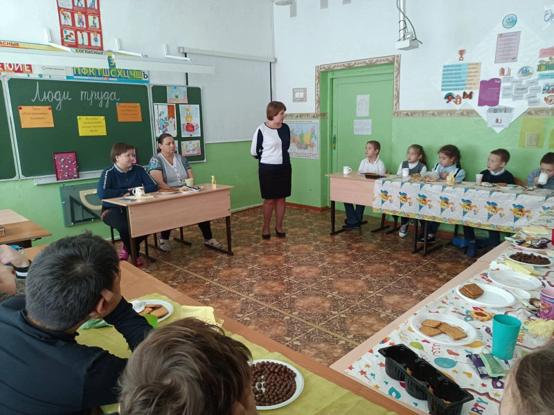 Постер к социальной практике: Созидательный труд