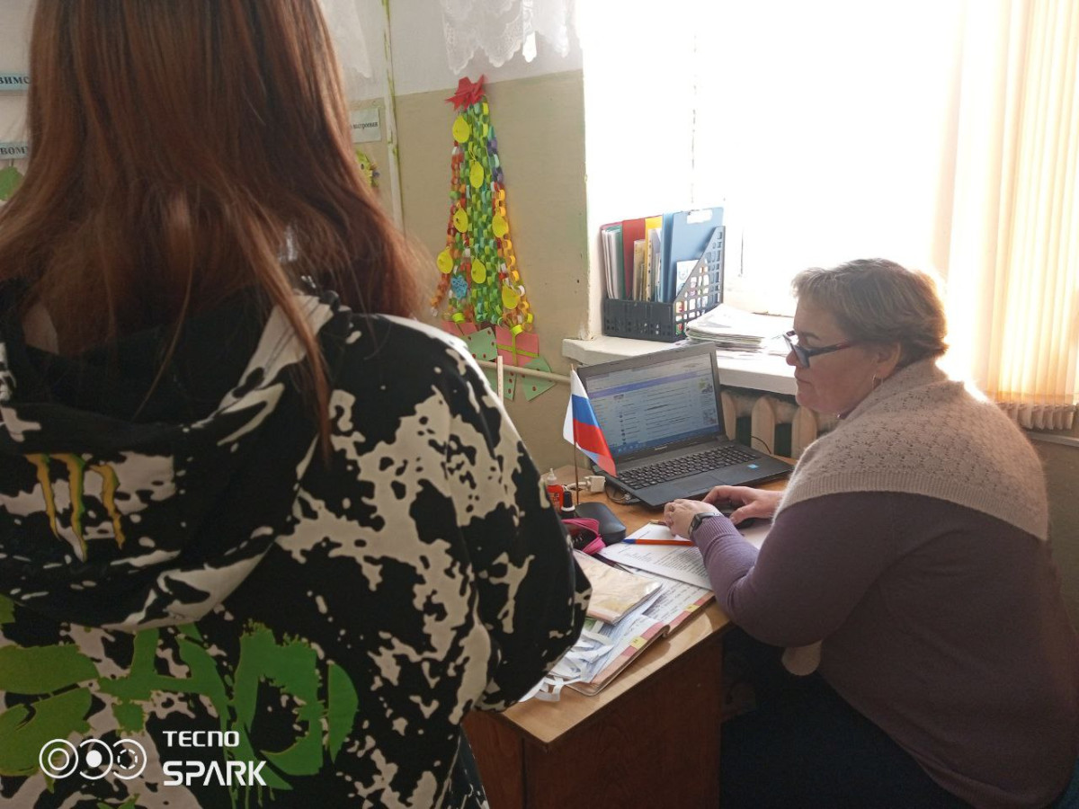 Постер к социальной практике: Народы родного села Размазлей и  их национальные  традиции