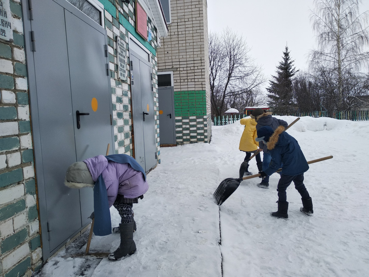 Постер к социальной практике: Наше счастье в общем труде