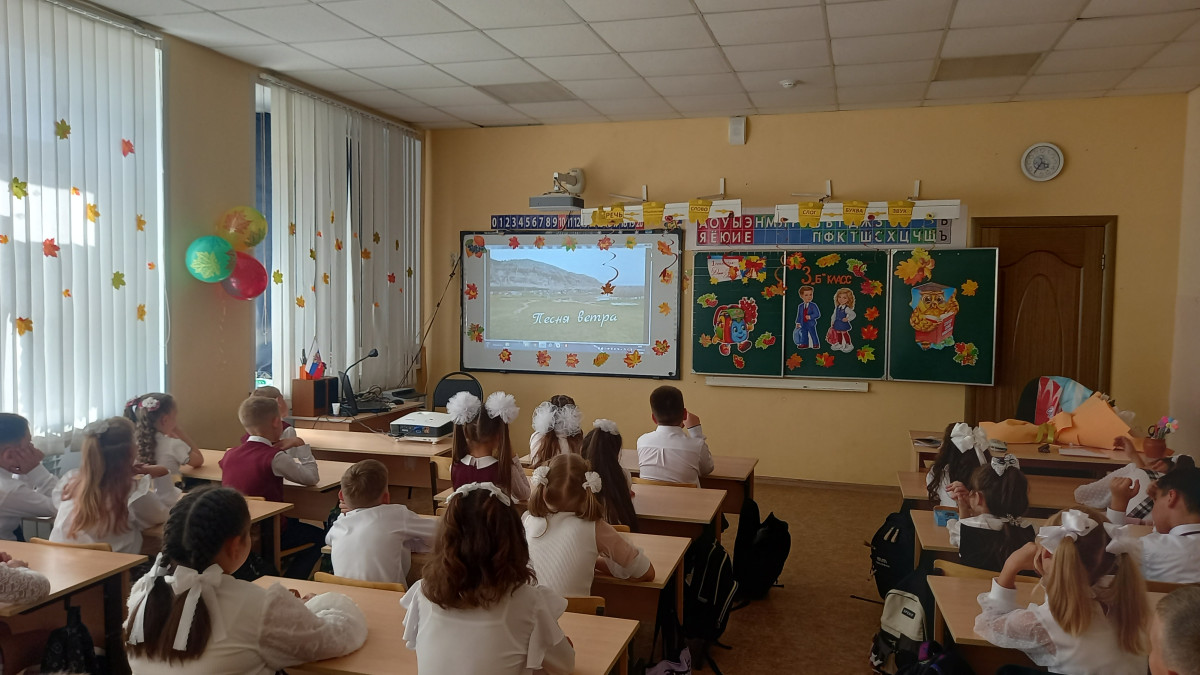 Постер к социальной практике: «Дружелюбие – открытое, доверительное и доброжелательное отношение к людям и животным».