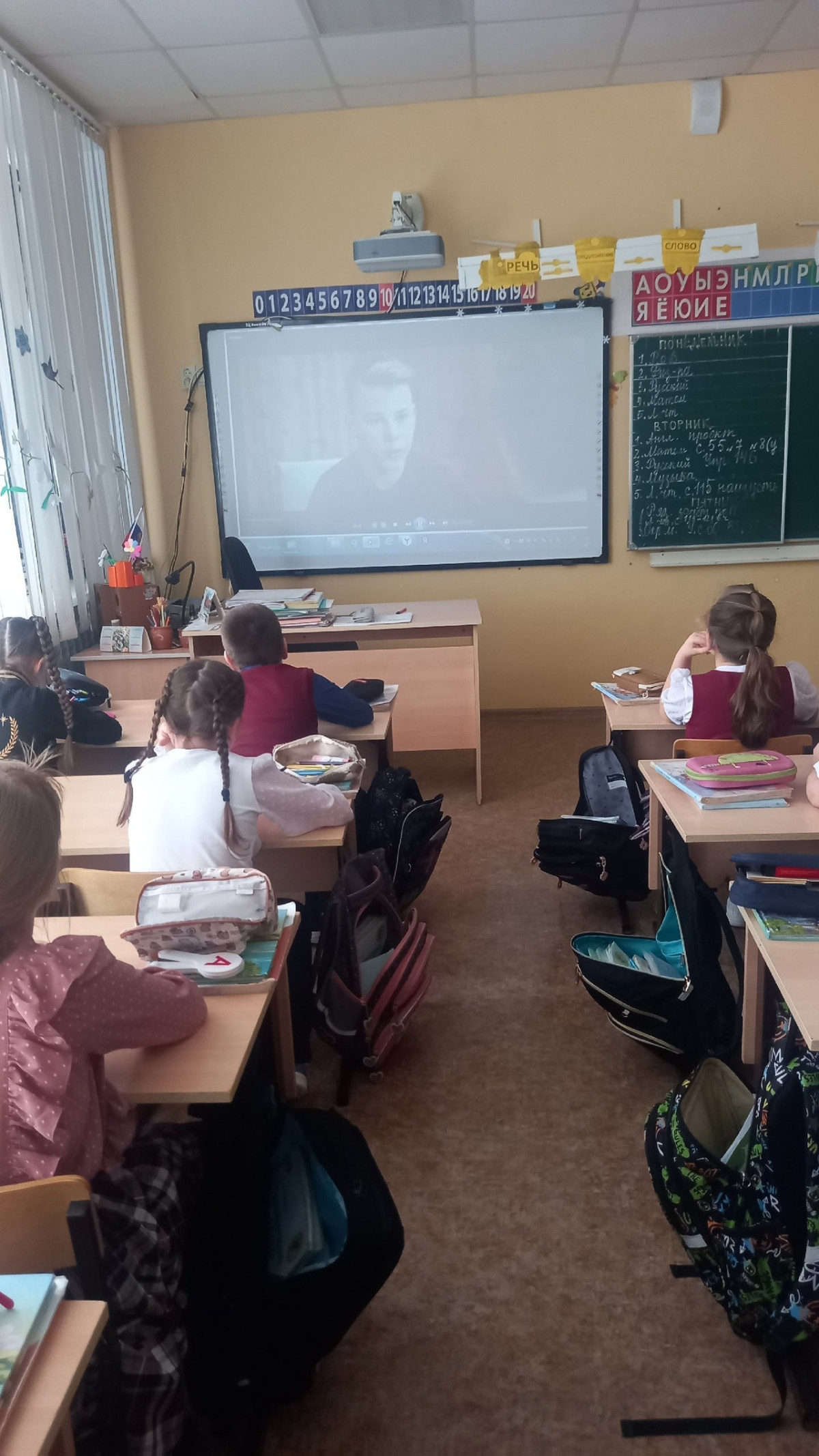 Постер к социальной практике: Кто аккуратен, тот людям приятен.