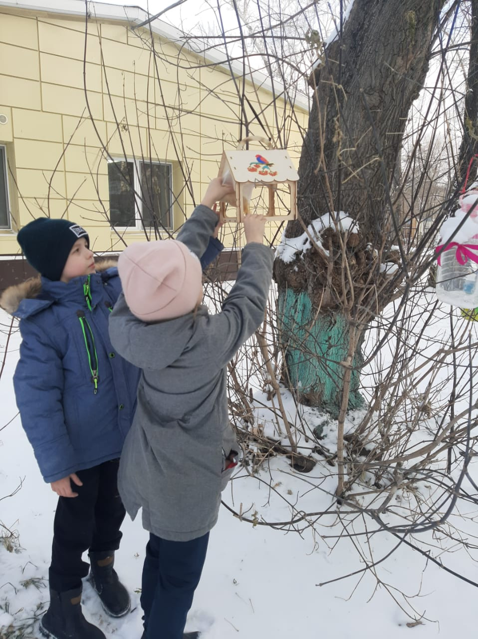 Постер к социальной практике: Помоги ближнему.