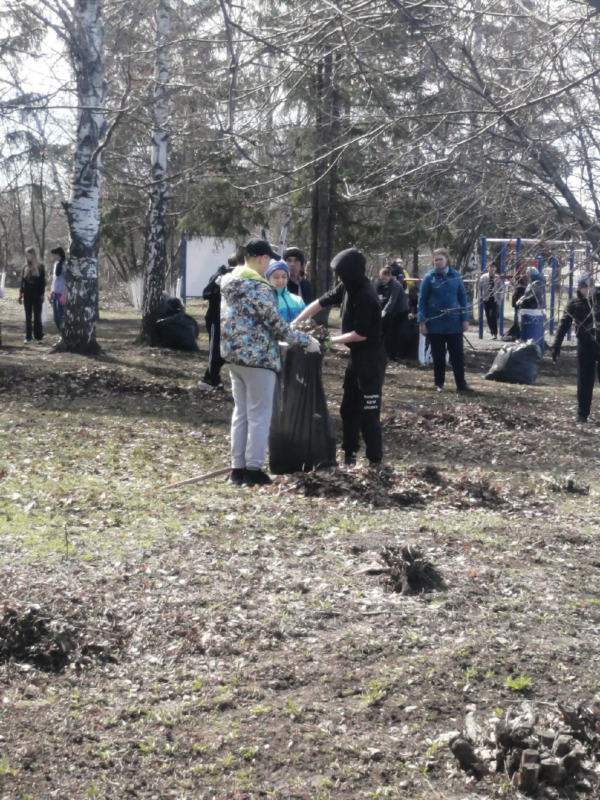 Постер к социальной практике: Мы с природой дружим, мусор нам не нужен!