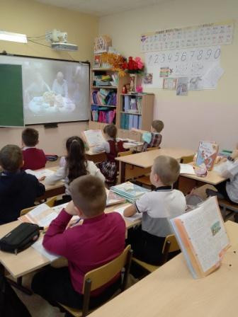 Постер к социальной практике: Юные помощники