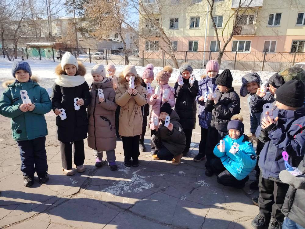 Постер к социальной практике: Окажем внимание!