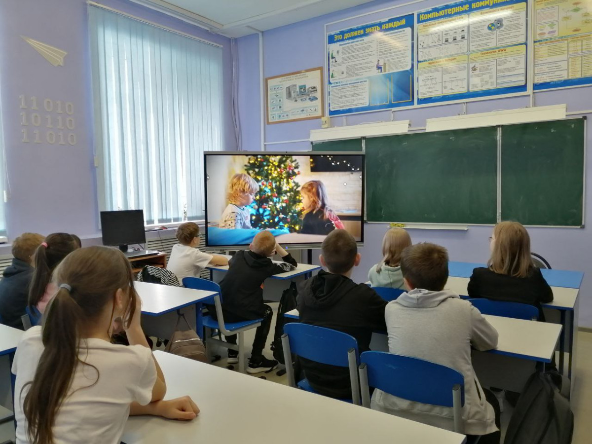 Постер к социальной практике: Снежинка для учителя.