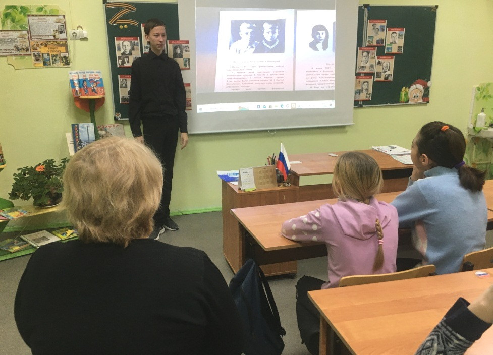 Постер к социальной практике: Сохраняем Новогодние традиции в память о наших предках- защитниках Отечества