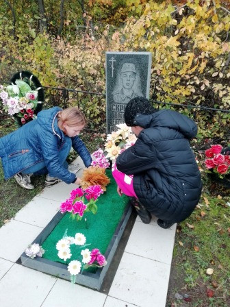 Постер к социальной практике: Об их могилках некому позаботиться