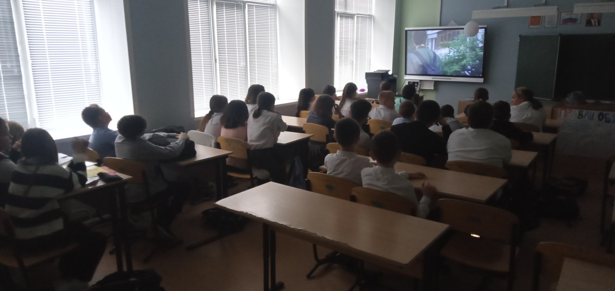 Постер к социальной практике: Без дела жить — только небо коптить.