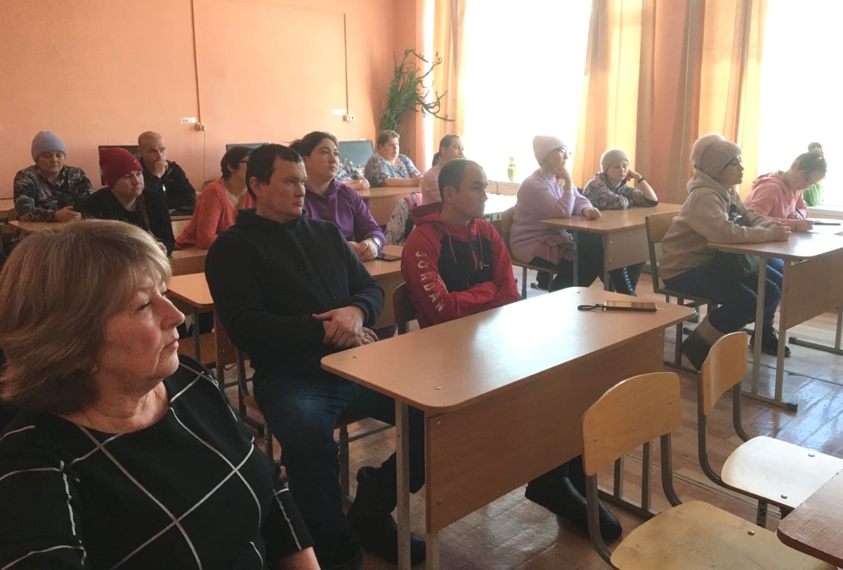 Постер к социальной практике: Дарим добрые подарки