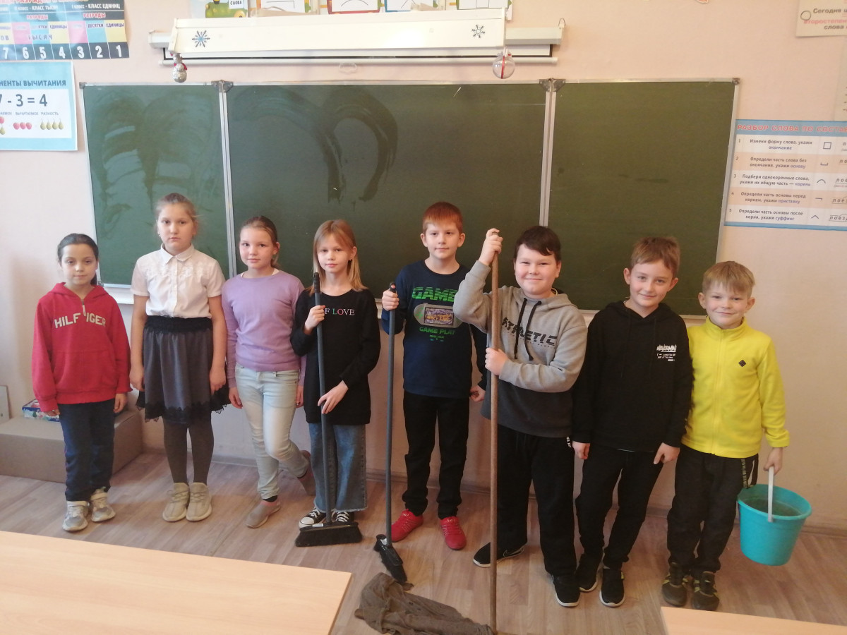 Постер к социальной практике: Юные помощники