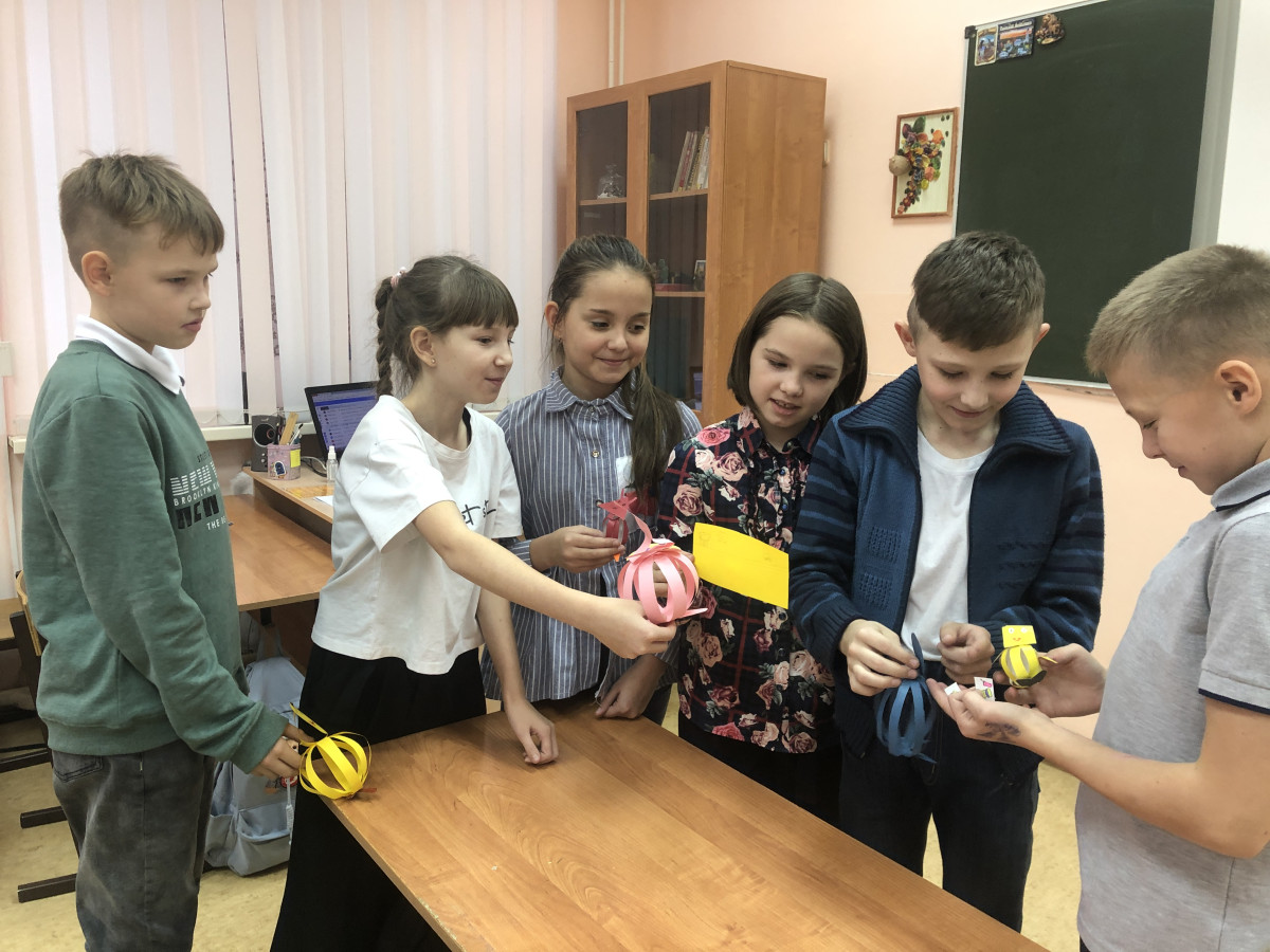 Постер к социальной практике: Учимся общаться и дружить