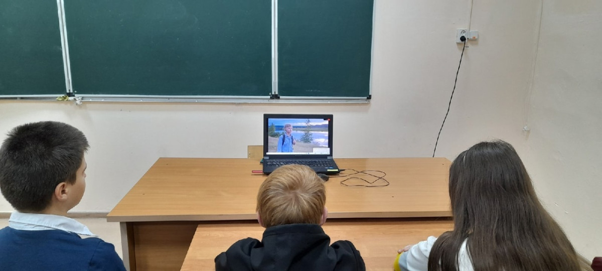 Постер к социальной практике: "Слава защитникам наей Родины"