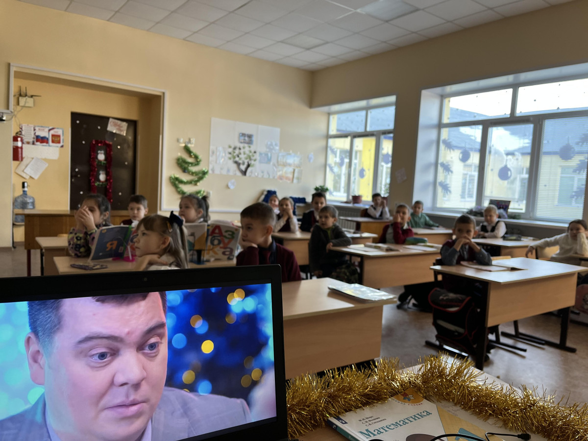 Постер к социальной практике: Сияя любовью и добром, мы все становимся немного волшебниками!