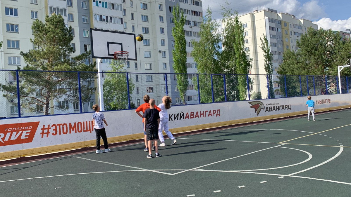 Постер к социальной практике: Школьные ботаны