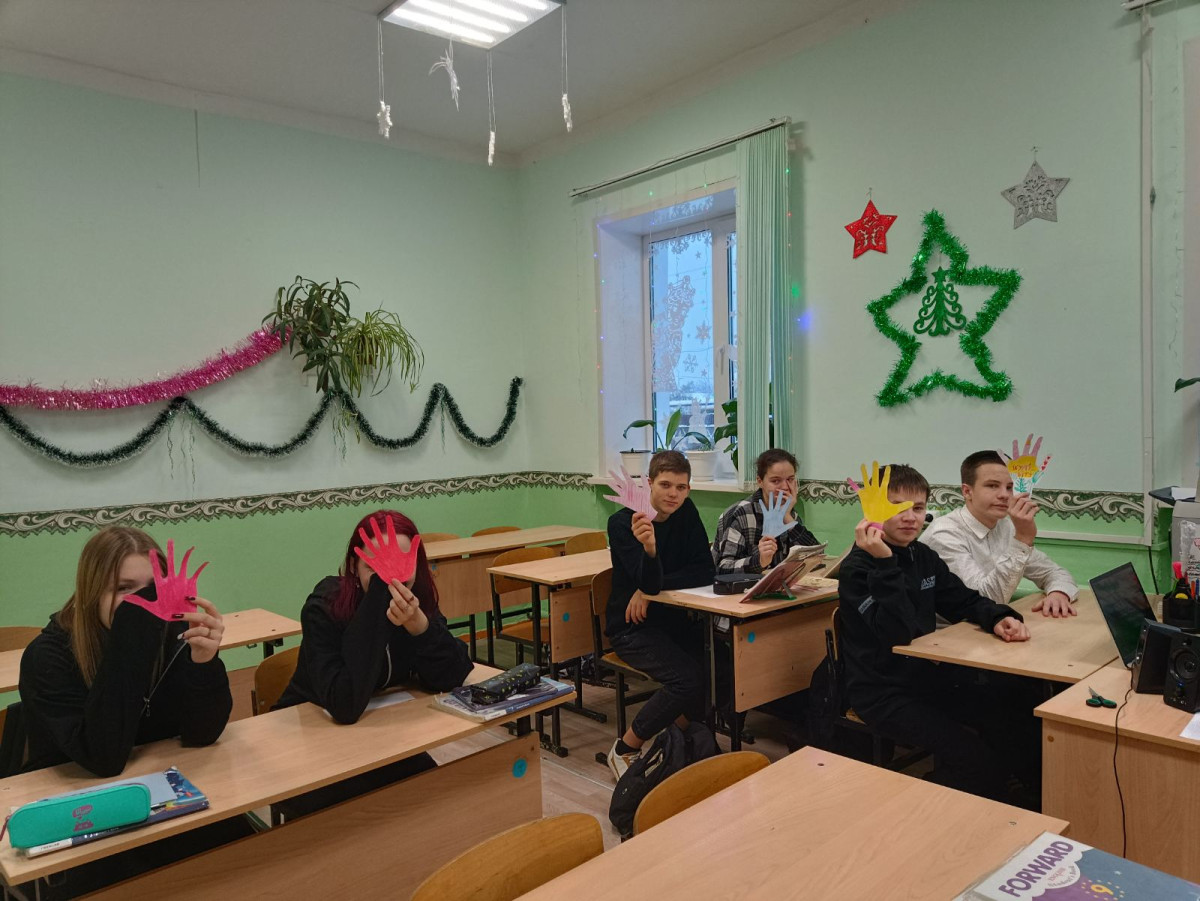 Постер к социальной практике: Главное не подарок, а главное внимание