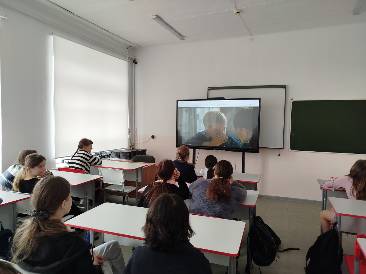 Постер к социальной практике: Ценности, которые делают нас сильнее.