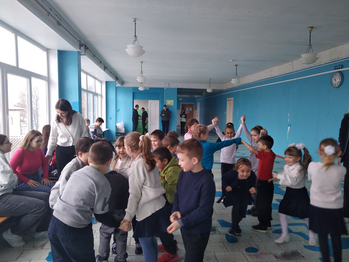 Постер к социальной практике: "Веселые переменки" для первоклассников