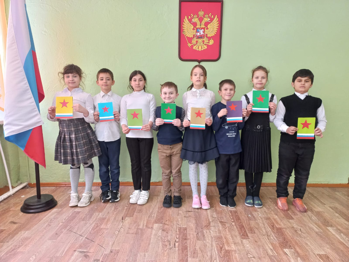 Постер к социальной практике: Слава нашим воинам- защитникам!