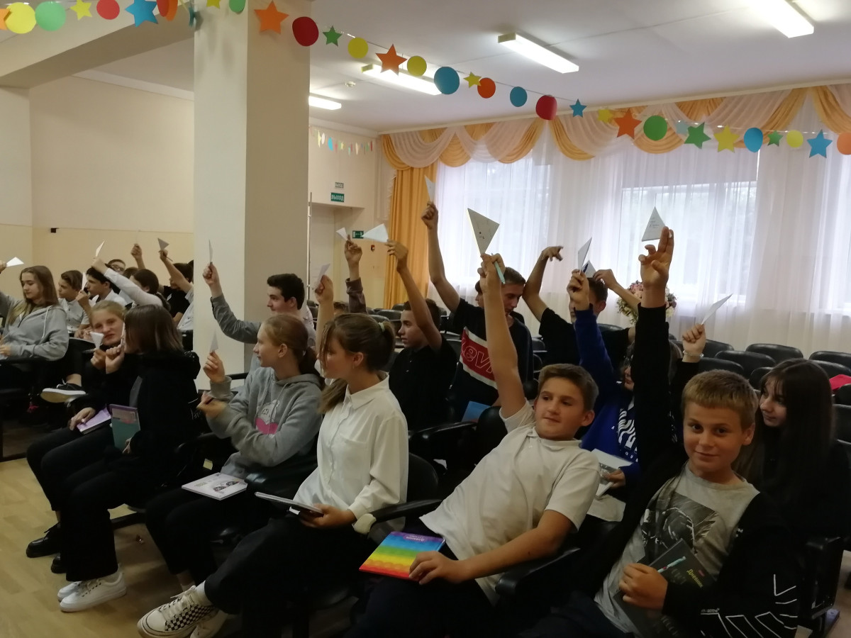 Постер к социальной практике: Поддержим наших